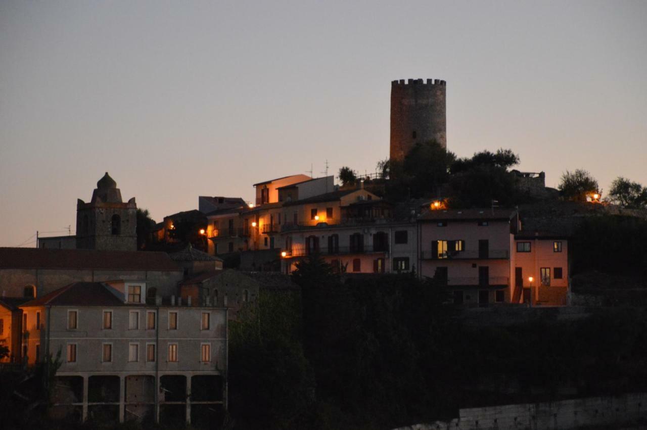 B&B Incantevole Vicolo Piraino Bagian luar foto